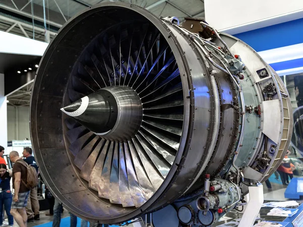 飞机引擎在2021年国际Arms和安全展览上 乌克兰制造的涡轮喷气发动机D 436 148Fm Ivchenko Progres的特写 有选择的重点 乌克兰 2021年6月18日 — 图库照片