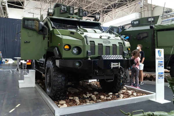 Военная Бронетехника Броневик Varta Представлен Международной Выставке Arms Security 2021 — стоковое фото