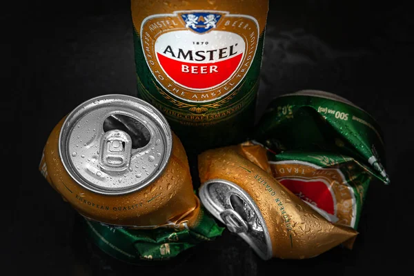 Beer Cans Wet Crumpled Amstel Beer Cans Drops Dark Background — Fotografia de Stock