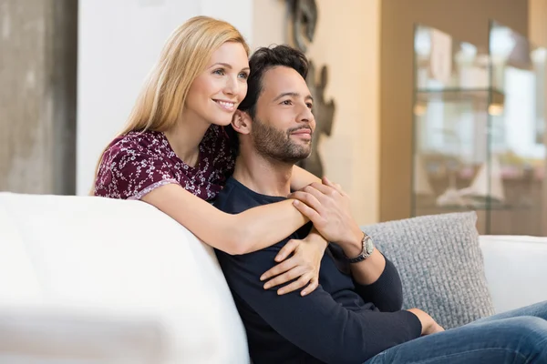 Casal sonhando com seu futuro — Fotografia de Stock