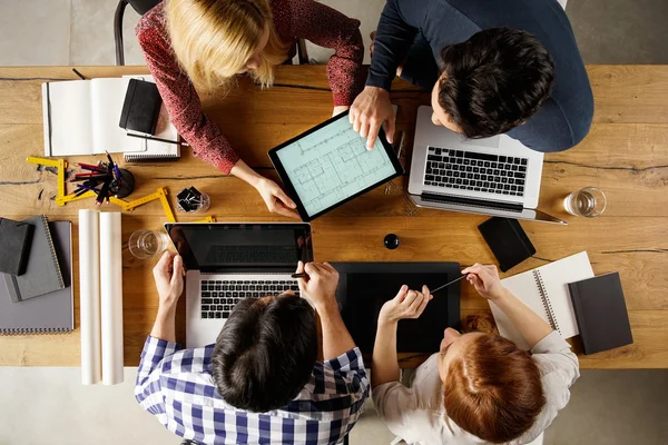 Interieur ontwerpers op het werk — Stockfoto