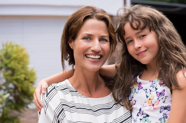 Mutter und Tochter — Stockfoto