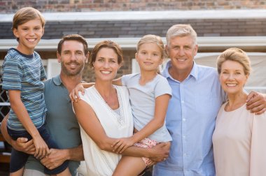 Çoklu nesil aile açık