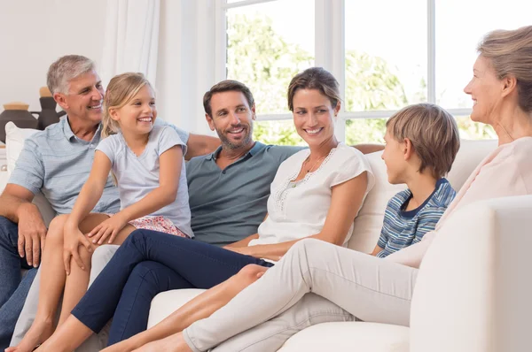 Happy generation familj njuter av — Stockfoto