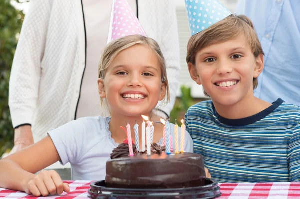 Celebración de cumpleaños niños —  Fotos de Stock