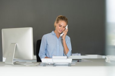 Telefonda resepsiyonist