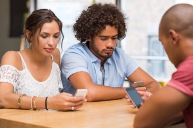 Telefon bağımlısı sorun