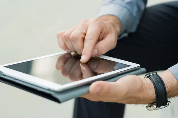 Businessman Using Digital Tablet — Stock Photo, Image