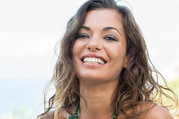 Young woman laughing — Stock Photo, Image