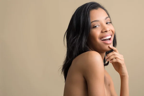 Sorrindo jovem mulher — Fotografia de Stock