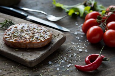 Baharatlı biftek hamburger