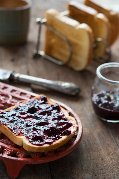 Rustikales Frühstück mit Zwieback — Stockfoto