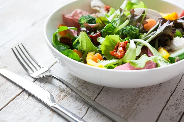 Taze sağlıklı salata