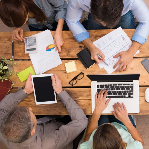 Equipe de negócios trabalhando juntos — Fotografia de Stock