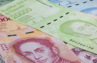 Güney Amerika ülkesi Venezuela 'nın para birimine yakın. Yüksek enflasyon ve zayıf ekonomi banknotların değerini artırır. Bolivares veya Bolivar Venezuela Cumhuriyeti 'nin parası 