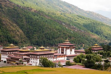 Punakha Dzong ya da Pungtang-Dechen-Photrang-Dzong Pho Chhu nehri ile Himalaya 'daki Mo Chhu nehri arasında. 1955 'e kadar Bhutan Hükümeti' nin. 