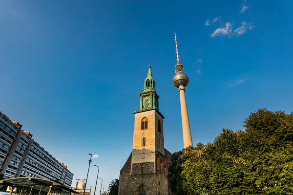 Tårn Marien Kirke Byen Berlin Hovedstaden Tyskland Fernsehturm Und Marienkirche - Stock-foto