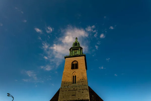 Kostel Mariána Berlíně Hlavní Město Německa Tmavě Modrá Obloha Malými — Stock fotografie