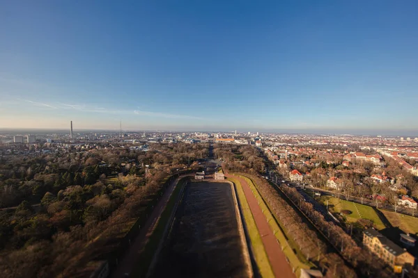 Luftaufnahme Über Der Herbstlichen Skyline Der Stadt Leipzig Das Denkmal — Stockfoto