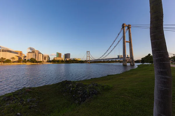 Pôr Sol Sobre Cidade Putrajaya Malásia Céu Azul Cai Noite — Fotografia de Stock