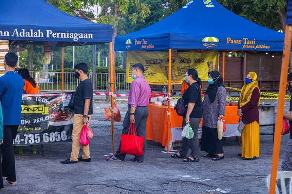 Kuala Lumpur Malaysia Oktober 2020 Människor Köar För Gatumaterial Gatumarknad — Stockfoto