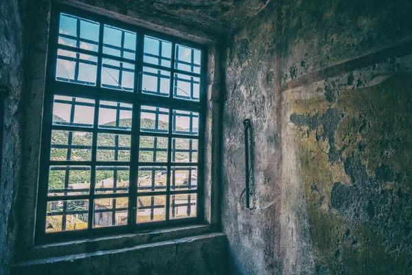 Alte Vintage Fenster Einer Antiken Fassade Mittelalterliche Fassade Aus Stein — Stockfoto