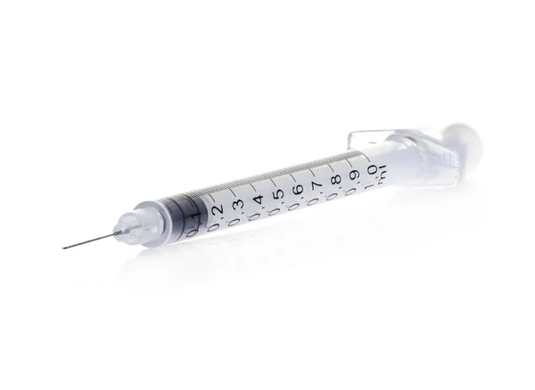 Siringa di insulina di plastica isolata su sfondo bianco — Foto Stock