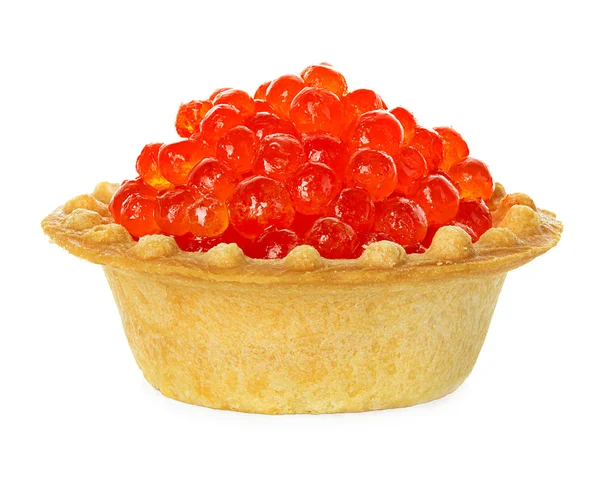 Tartlet met rode kaviaar geïsoleerd op witte achtergrond — Stockfoto