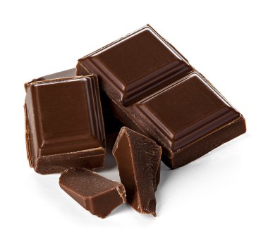 Beyaz arkaplanda izole edilmiş çikolata çubukları