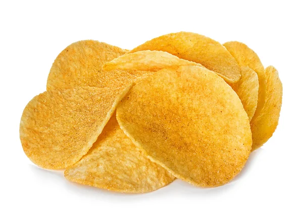 Kartoffelchips in Großaufnahme, isoliert auf weißem Hintergrund — Stockfoto