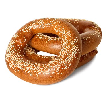 Beyaz arka plan üzerinde izole susam ile simit