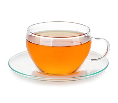 Beyaz üzerine izole edilmiş bir fincan çay