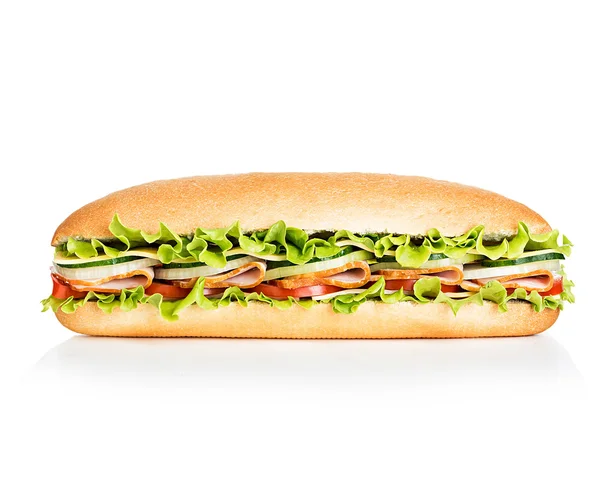 Sandwich reale isolato su sfondo bianco — Foto Stock