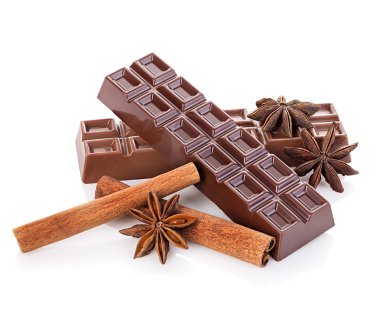 Çikolatalı ve tarçınlı sopa, anasonu izole