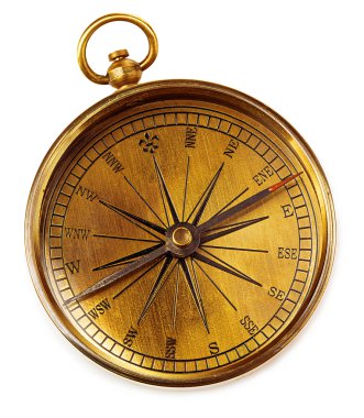 Beyaz bir arka plan üzerinde izole eski vintage pirinç pusula.