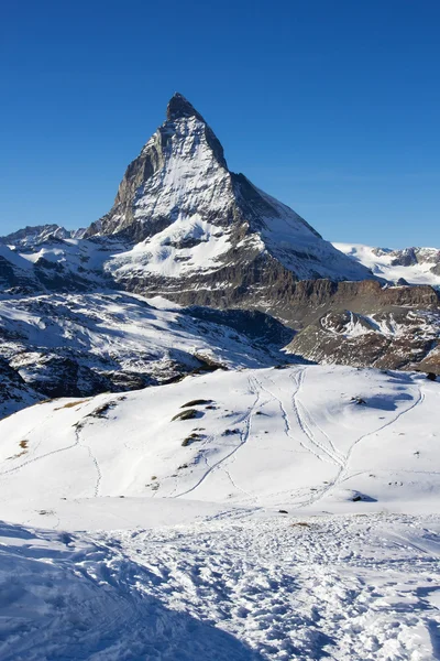 Cervino - il punto di riferimento più famoso delle Alpi svizzere — Foto Stock