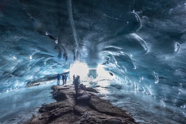 Cueva Hielo Glaciar 3000 Los Alpes Suizos Col Pillon Canton — Foto de Stock