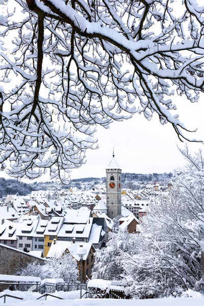 Johans Kyrktorn Över Gamla Stadstaken Efter Ett Vintersnöfall — Stockfoto