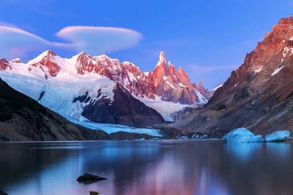 Afterglow Mount Fitz Royban Los Glaciares Nemzeti Parkban Argentínában — Stock Fotó