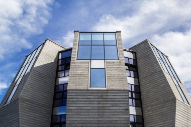 Monte Generoso, İsviçre - 17 Temmuz. 2021: İsviçreli mimar Mario Botta tarafından tasarlanan mütevazı restoran 