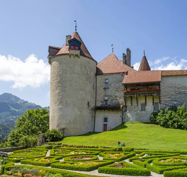 Castelo Medieval Gruyeres Com Seu Jardim Francês Topo Das Colinas — Fotografia de Stock