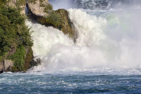 Szczegóły Dotyczące Renu Znajdują Się Neuhausen Szwajcaria Rhinefalls Jest Największym — Zdjęcie stockowe