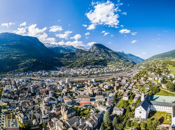 スイスの高山町の空中パノラマ画像 Brig Canton Valais — ストック写真