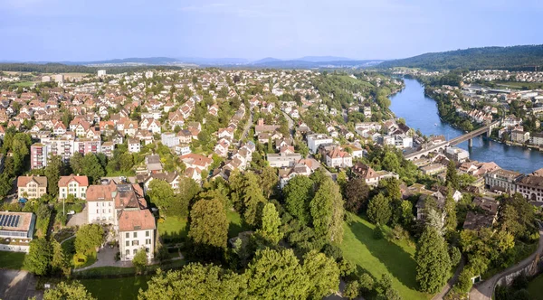 Drone Immagine Una Zona Residenziale Con Sacco Vecchia Casa Verdi — Foto Stock