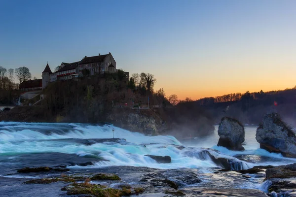 Rhen Falls Det Största Vattenfallet Med Castle Laufen Kullen Blå — Stockfoto