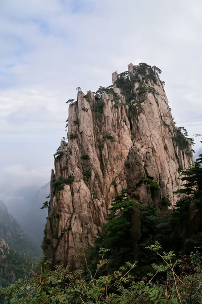 Rocas en el Parque Nacional Haungshan, China — Foto de Stock