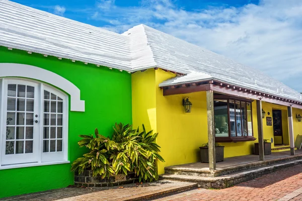 Edificios de techo blanco — Foto de Stock