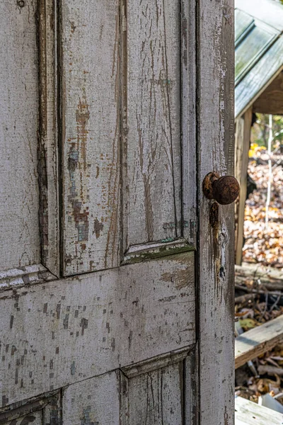 Старинная Деревянная Дверь Старом Сарае Центральном Лесу Нью Джерси — стоковое фото