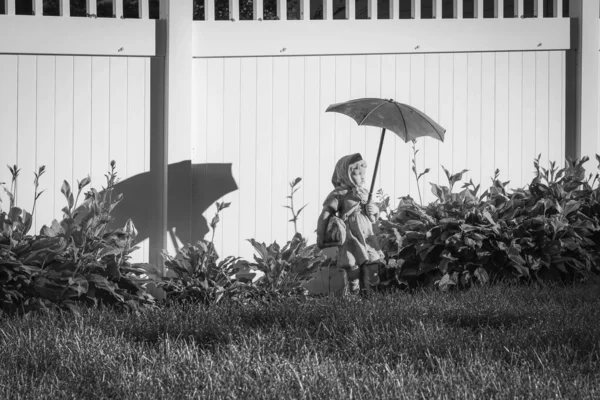 Garden Statue Child Umbrella Morning Dew Grass — Stock Photo, Image