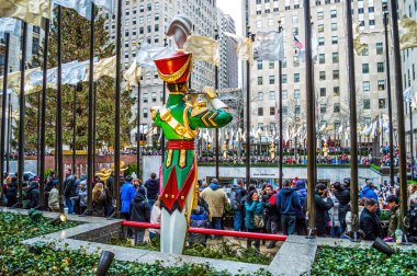 Ahşap asker ve ağaç